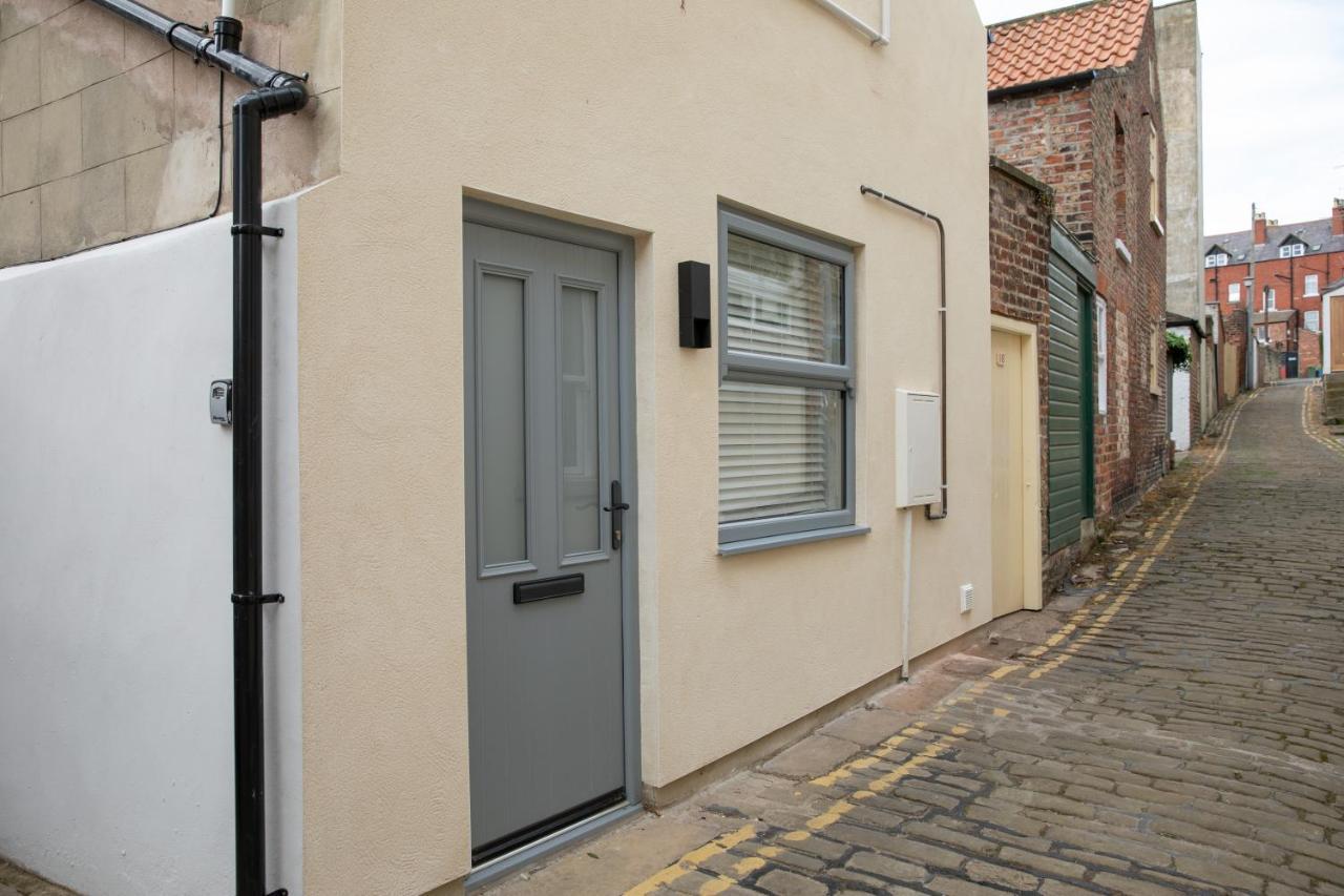 Bijou Romantic Retreat, Whitby Centre Exterior photo